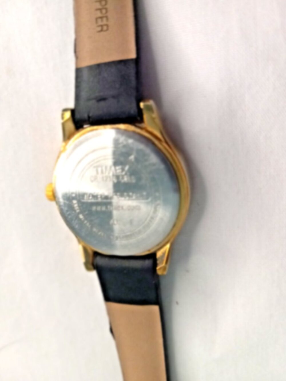 Timex Indiglo Women Watch Gold Tone White Dial Date Black Leather Band Works - Picture 3 of 8